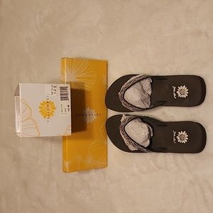 Yellow Box Wilcox, Gray, Womans Size 10